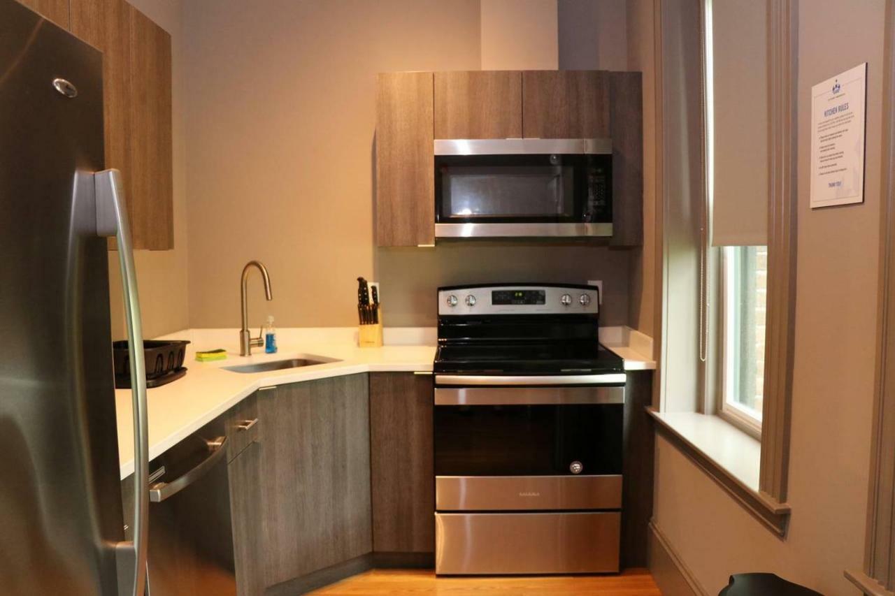 A Stylish Stay W/ A Queen Bed, Heated Floors.. #15 Brookline Extérieur photo